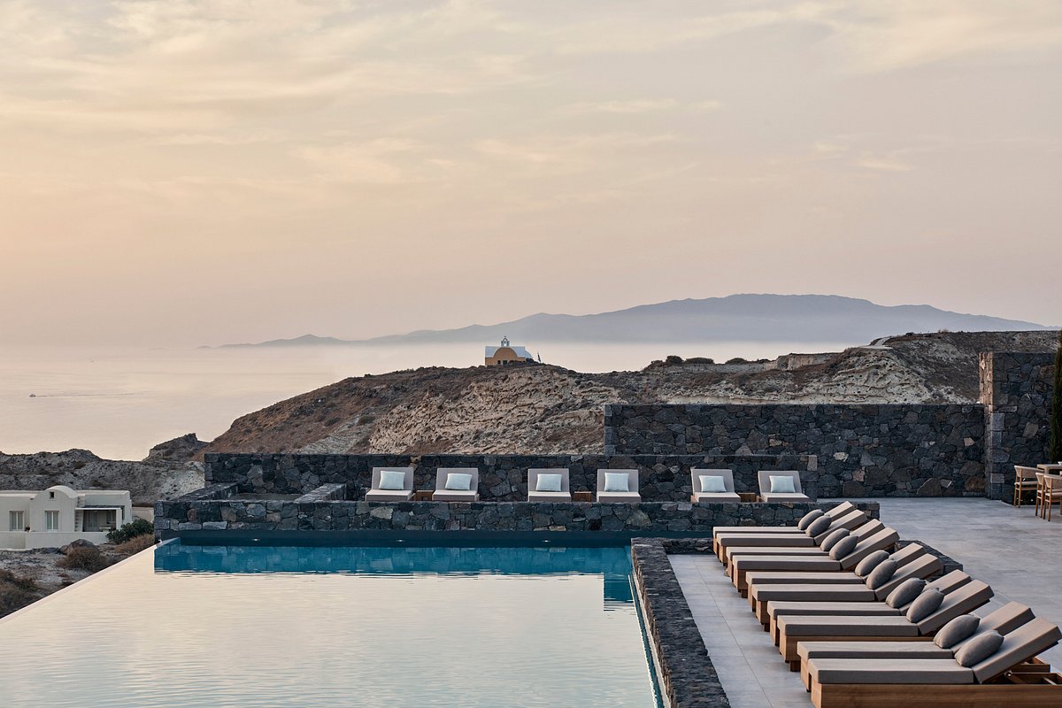 CANAVES OIA EPITOME