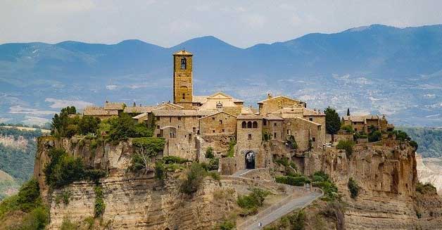ARCHITETTURE INSTAGRAMMABILI_Civita di Bagnoregio